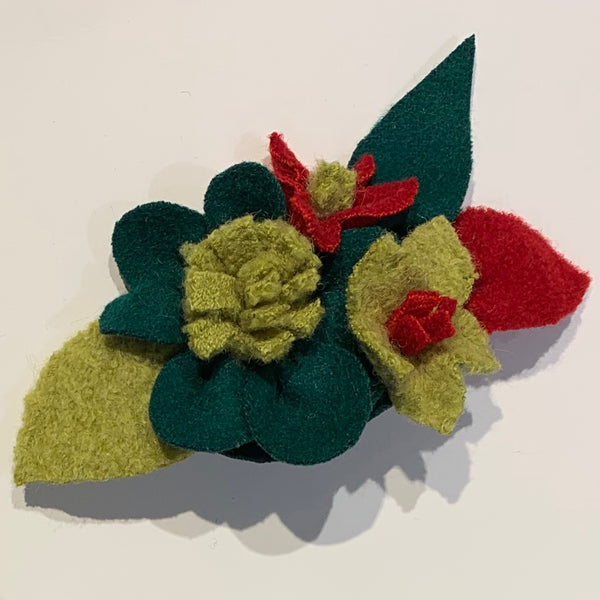 Fanfreluche Wool Flower Pin 50's Christmas (2)